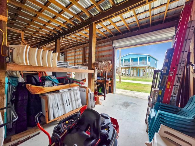 894, 896 S Crystal Beach Road, Crystal Beach, TX 77650