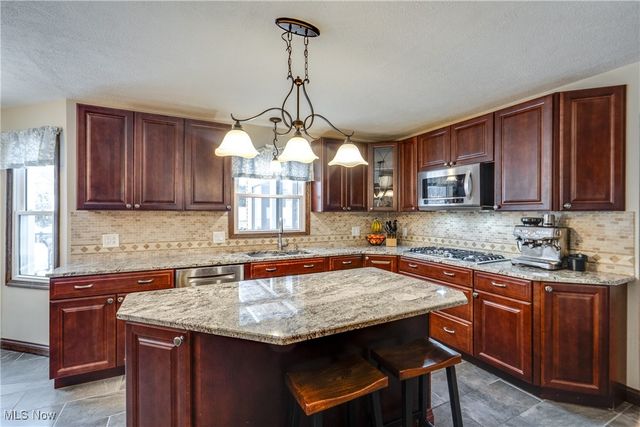 1353 Berkshire Road, Stow, OH 44224