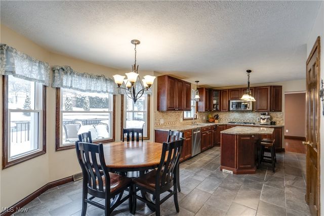 1353 Berkshire Road, Stow, OH 44224