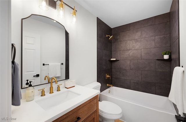 10842 Fence Row Drive, Strongsville, OH 44149