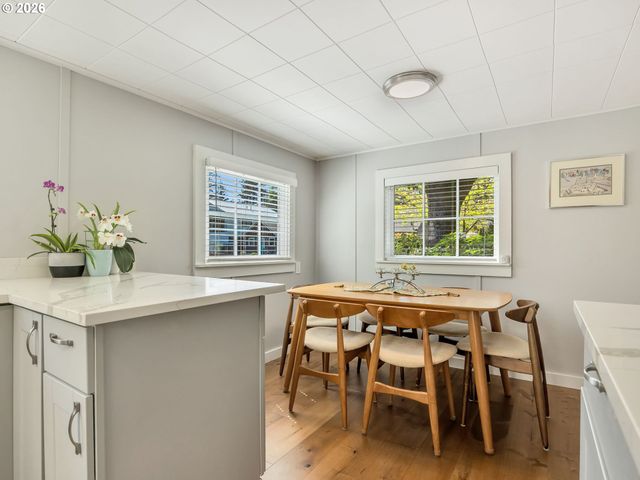 631 N LARCH St, Cannon Beach, OR 97110