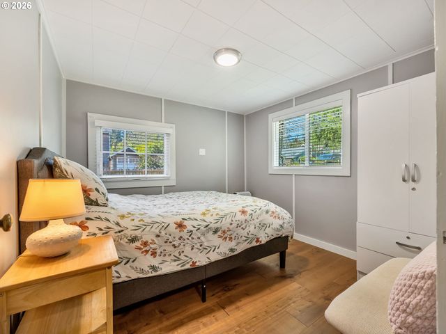 631 N LARCH St, Cannon Beach, OR 97110