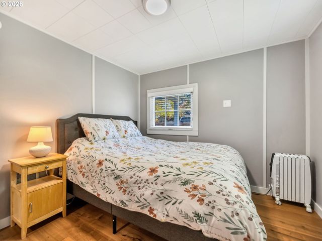 631 N LARCH St, Cannon Beach, OR 97110