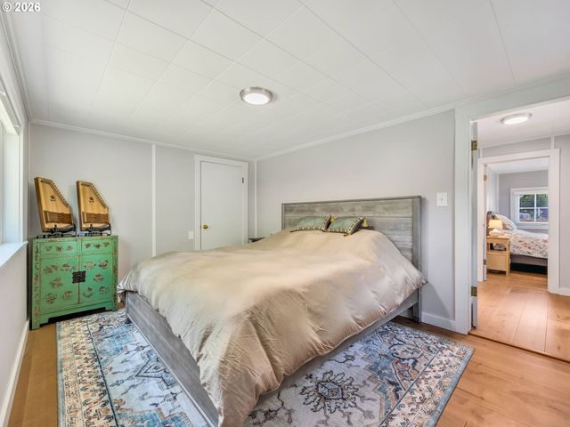 631 N LARCH St, Cannon Beach, OR 97110