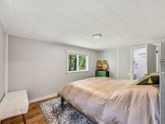 631 N LARCH St, Cannon Beach, OR 97110