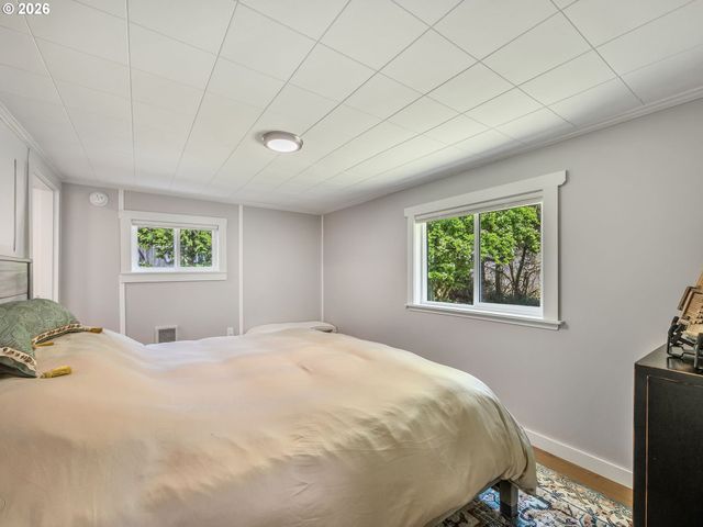 631 N LARCH St, Cannon Beach, OR 97110