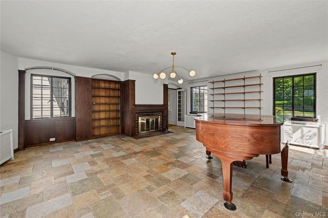 53 Cortlandt Avenue, New Rochelle, NY 10801