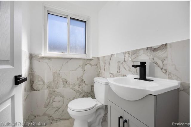 33859 Sebastian Lane Drive, Sterling Heights, MI 48312