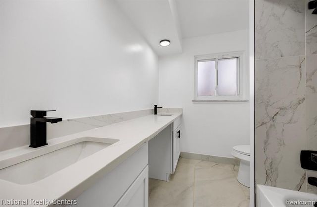 33859 Sebastian Lane Drive, Sterling Heights, MI 48312