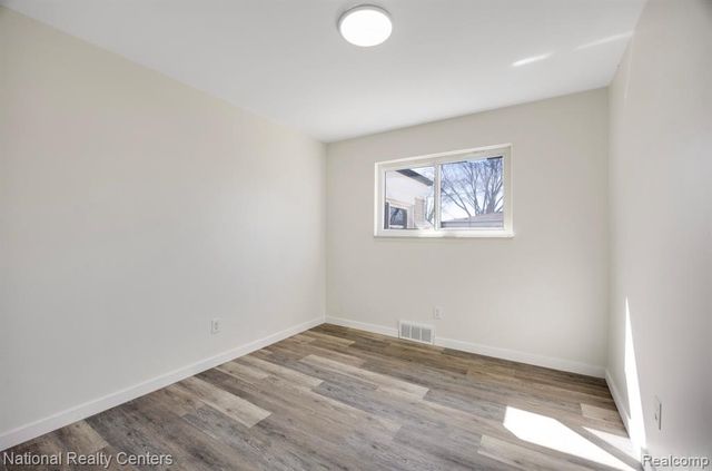 33859 Sebastian Lane Drive, Sterling Heights, MI 48312