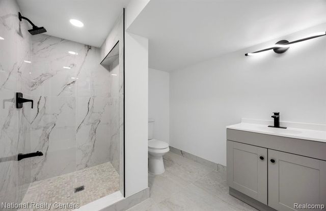 33859 Sebastian Lane Drive, Sterling Heights, MI 48312