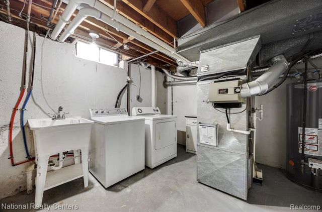 33859 Sebastian Lane Drive, Sterling Heights, MI 48312