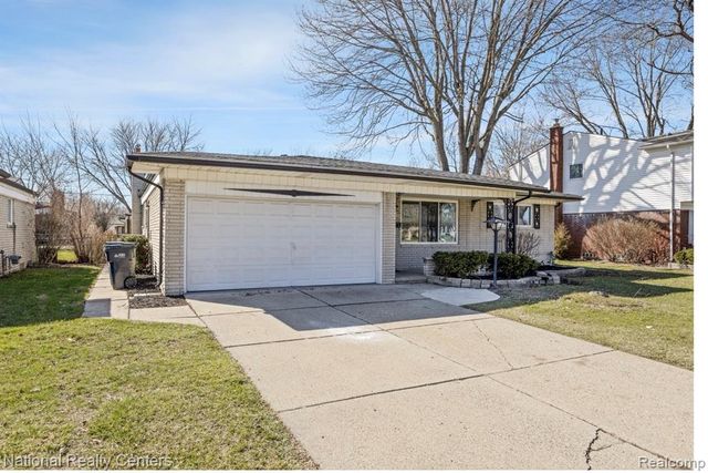 33859 Sebastian Lane Drive, Sterling Heights, MI 48312