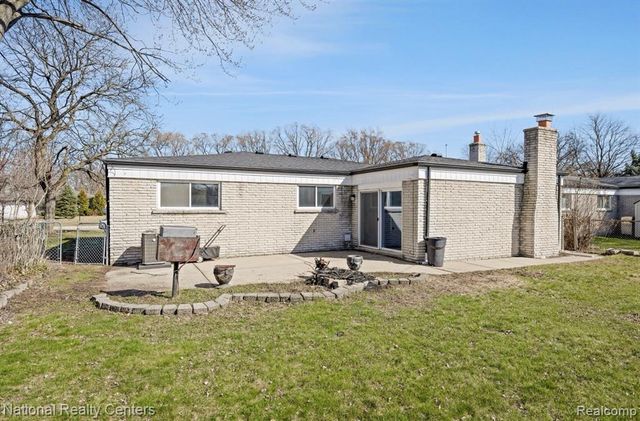 33859 Sebastian Lane Drive, Sterling Heights, MI 48312