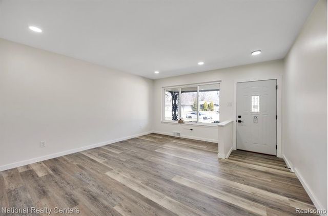 33859 Sebastian Lane Drive, Sterling Heights, MI 48312