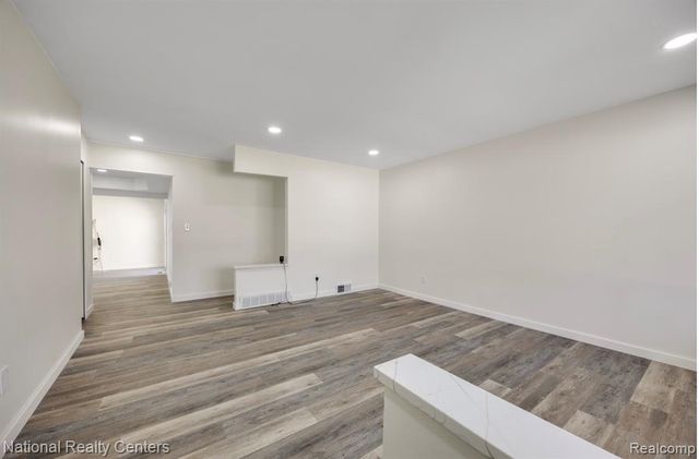 33859 Sebastian Lane Drive, Sterling Heights, MI 48312