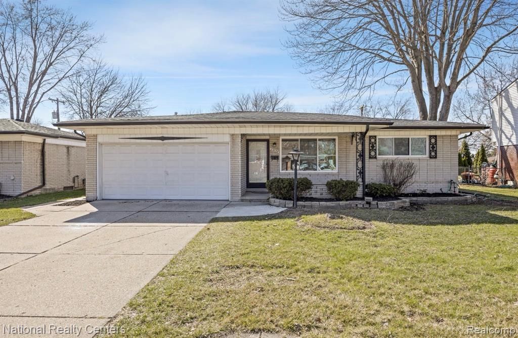 33859 Sebastian Lane Drive, Sterling Heights, MI 48312