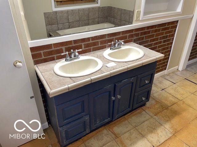 10242 E County Road 650 N, Brownsburg, IN 46112