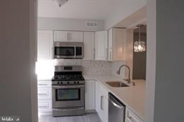 2302-B YARMOUTH LN, Mount Laurel, NJ 08054