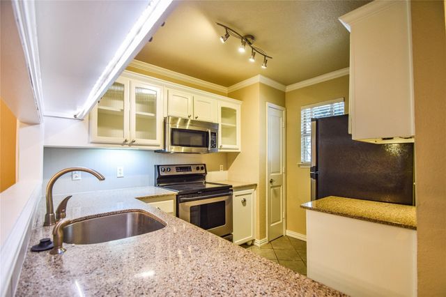 87 Winchester Drive, Euless, TX 76039