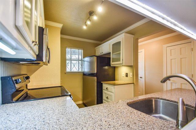 87 Winchester Drive, Euless, TX 76039