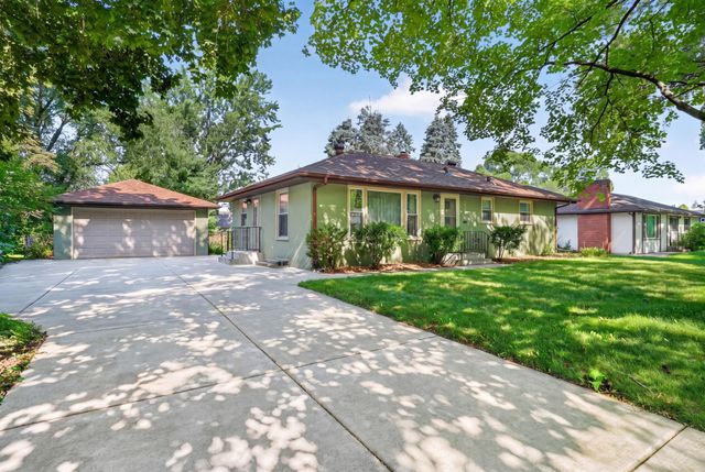 3083 Wilder Street N, Roseville, MN 55113