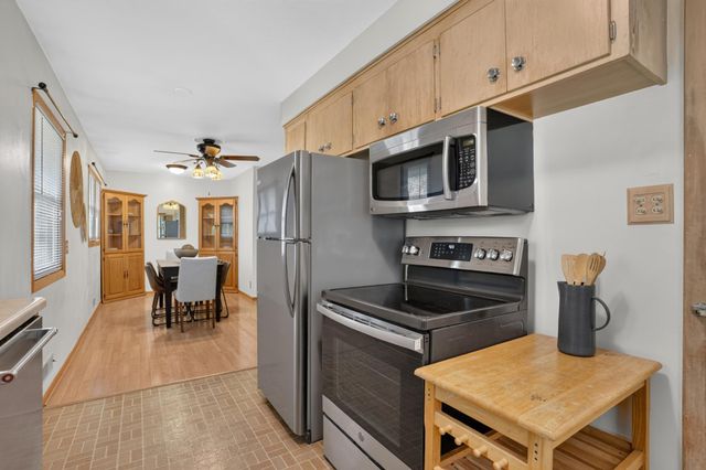 3083 Wilder Street N, Roseville, MN 55113