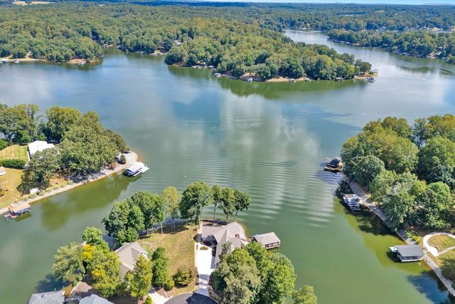 152 Windward Pointe DR, Moneta, VA 24121