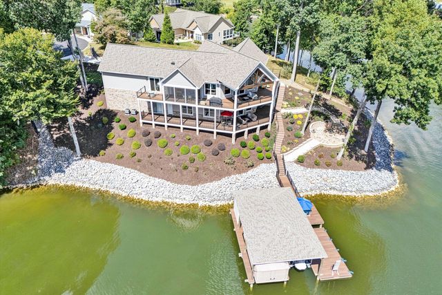 152 Windward Pointe DR, Moneta, VA 24121
