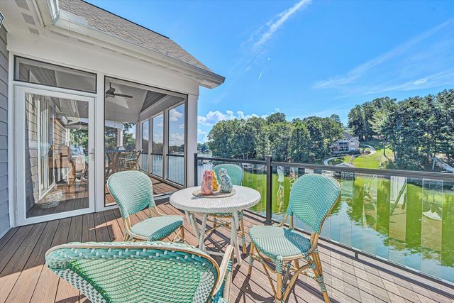 152 Windward Pointe DR, Moneta, VA 24121