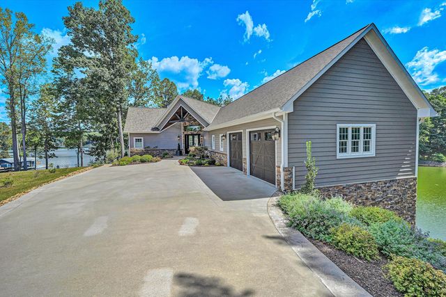 152 Windward Pointe DR, Moneta, VA 24121
