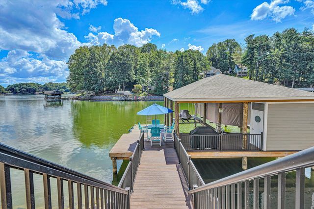 152 Windward Pointe DR, Moneta, VA 24121