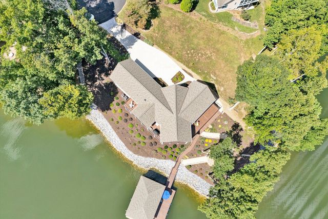 152 Windward Pointe DR, Moneta, VA 24121
