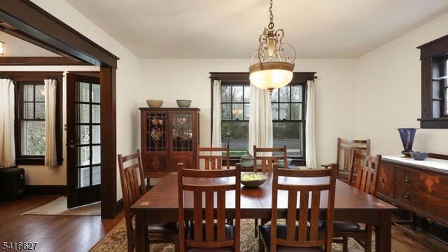 555 Shackamaxon Dr, Westfield Town, NJ 07090