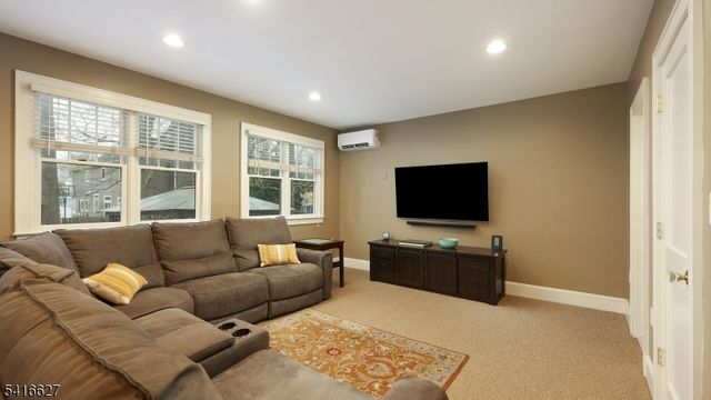 555 Shackamaxon Dr, Westfield Town, NJ 07090