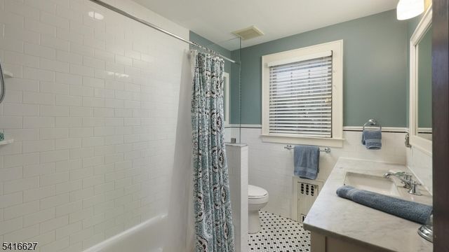 555 Shackamaxon Dr, Westfield Town, NJ 07090