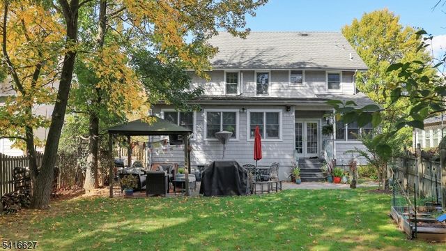 555 Shackamaxon Dr, Westfield Town, NJ 07090