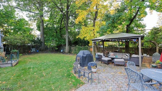 555 Shackamaxon Dr, Westfield Town, NJ 07090