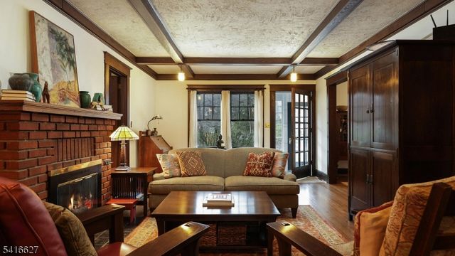 555 Shackamaxon Dr, Westfield Town, NJ 07090