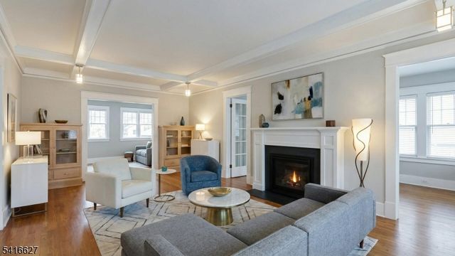 555 Shackamaxon Dr, Westfield Town, NJ 07090