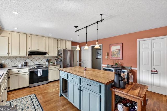 302 Smoke Rise Drive, Warner Robins, GA 31088
