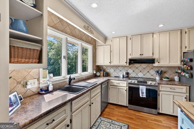 302 Smoke Rise Drive, Warner Robins, GA 31088