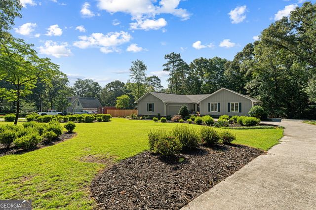 302 Smoke Rise Drive, Warner Robins, GA 31088