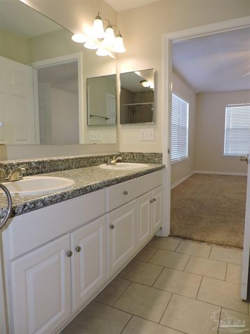 1100 Sweetbriar St, Pensacola, FL 32533