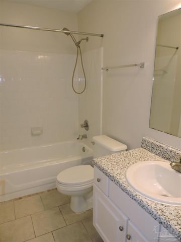 1100 Sweetbriar St, Pensacola, FL 32533