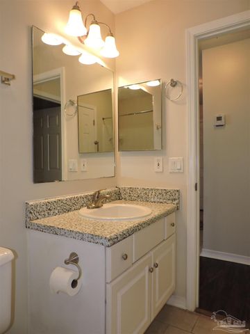 1100 Sweetbriar St, Pensacola, FL 32533