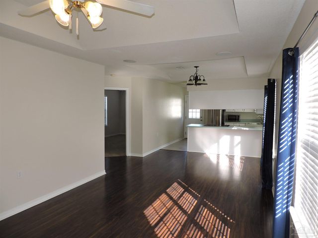 1100 Sweetbriar St, Pensacola, FL 32533