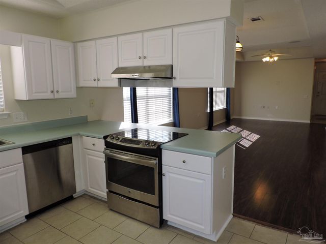 1100 Sweetbriar St, Pensacola, FL 32533