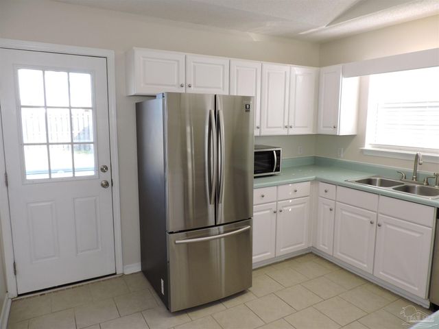 1100 Sweetbriar St, Pensacola, FL 32533