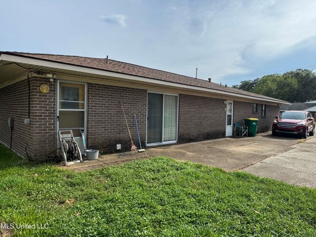 15708 Orleans Drive, Biloxi, MS 39532